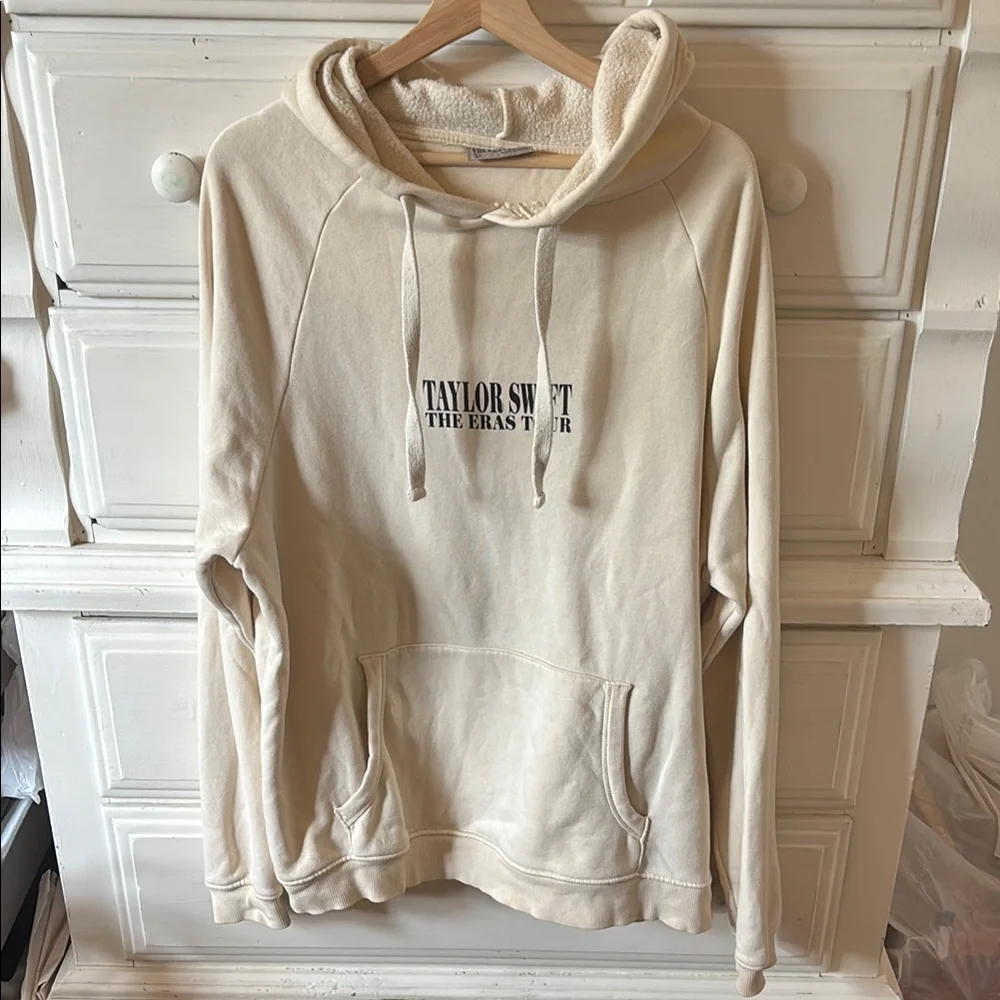 Taylor Swift Hoodie - Picture 2 of 6